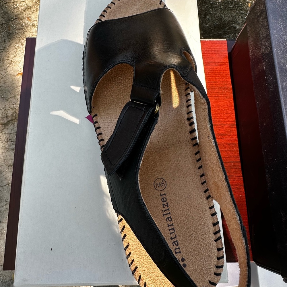 Naturalized scout sandal